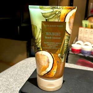 Bath & Body Works Waikiki Beach Coconut Exfoliating Scrub